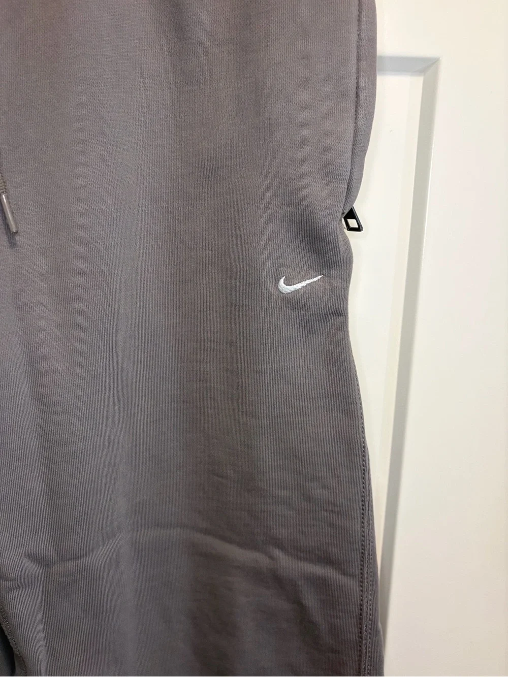 Nike Men's Wide-Leg Sweatpants in Taupe Gray